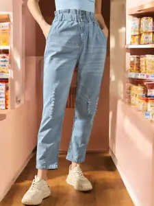 DOLCE CRUDO Women Mom Fit High-Rise Mildly Distressed Light Fade Stretchable Jeans