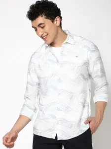 Blue Buddha Men Tailored Fit Spread Collar Abstract Printed Cotton Casual Shirt