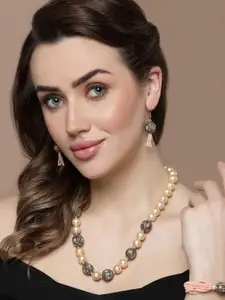 DUGRISTYLE Gold-Plated Kundan Studded & Pearls Beaded Minimal Necklace