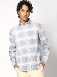 Blue Buddha Men Relaxed Fit Spread Collar Checked Cotton Casual Shirt