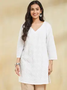 Fabindia Floral Embroidered Chikankari V-Neck Pure Cotton Straight Kurta