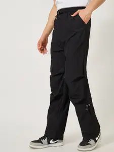 Styli Men Baggy Mid-Rise Parachute Pants