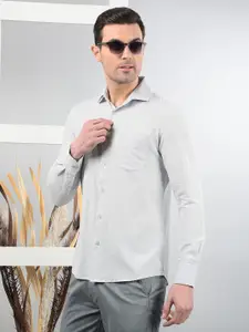 Crimsoune Club Men Classic Slim Fit Spread Collar Textured Cotton Casual Shirt