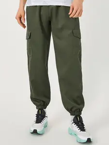 Styli Men Slim Fit Mid-Rise Athleisure Cargo Trouser