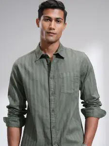 HIGHLANDER Men Dobby Textured Striped Casual Shirt