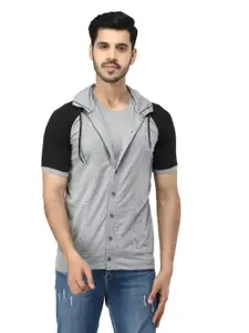 Black Collection Men Colourblocked Cotton Sweatshirt