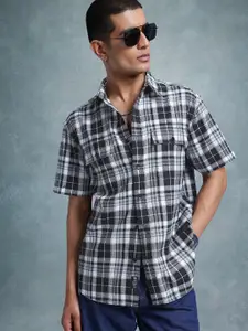 The Roadster Lifestyle Co. Men Comfort Checked Casual Shirt