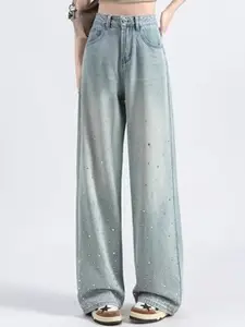 DressBerry Women Cotton Relaxed Fit Embellished High-Rise Light Fade Jeans