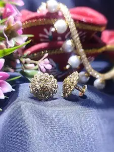 DIVASTRI Gold-Plated Floral Shaped Studs