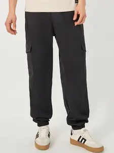 Styli Men Slim Fit Athleisure Cargo Trouser