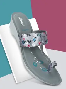 Paragon Women Printed One Toe Flats