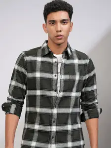 HIGHLANDER Men Grindle Flannel Textured Checked Casual Shirt