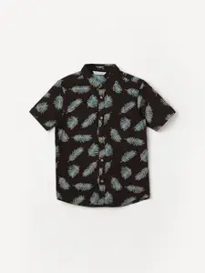 Fame Forever by Lifestyle Boys Spread Collar Floral Printed Cotton Casual Shirt
