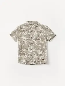 Fame Forever by Lifestyle Boys Spread Collar Floral Printed Cotton Casual Shirt