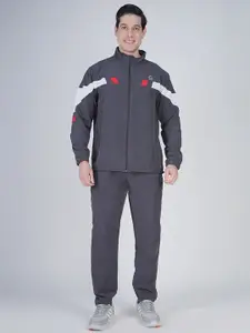 GOTO Men Colourblocked Mock Collar Tracksuit