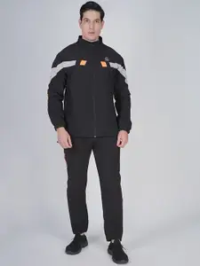 GOTO Men Colourblocked Mock Collar Tracksuit