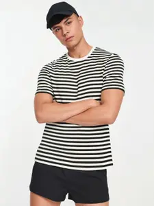 MACK JONNEY Men Striped Round Neck Cotton Relaxed Fit T-shirt
