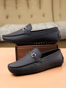 Mast & Harbour Men Velvet Mojaris