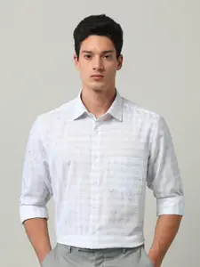 Arrow Men Classic Fit Spread Collar Checked Cotton Casual Shirt