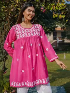 HOUSE OF KARI Floral Embroidered Round Neck Chikankari Pure Cotton Short Kurta