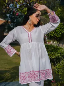 HOUSE OF KARI Floral Embroidered Chikankari Pure Cotton Short Kurti