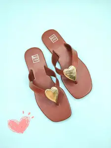 POSTCARD Women Embellished Open Toe Flats