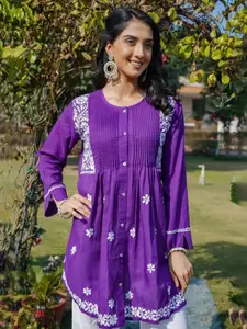 HOUSE OF KARI Floral Embroidered Round Neck Chikankari Pure Cotton Short Kurta