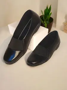 SAWADI Colourblocked Block Pumps