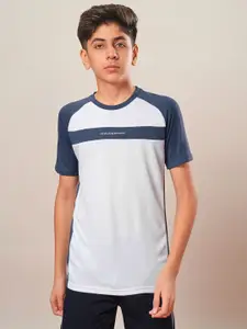 Technosport Boys Colourblocked Pockets Slim Fit T-shirt