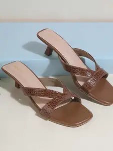 Mochi Kitten Pumps with Bows