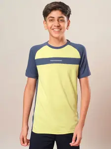 Technosport Boys Colourblocked Pockets Slim Fit T-shirt
