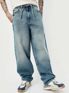 max Men Regular Fit Mid-Rise Heavy Fade Cotton Jeans
