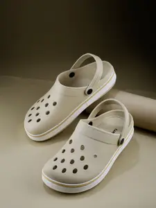 Campus Men Self Design Clogs