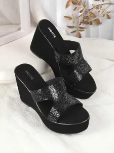 Mochi Platform Sandals