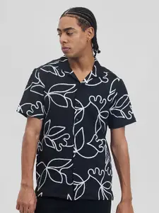Snitch Men Boxy Opaque Printed Casual Shirt