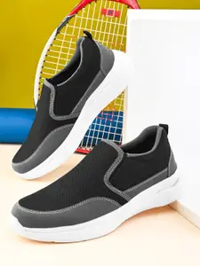 The Roadster Lifestyle Co Men Running Sports Shoes