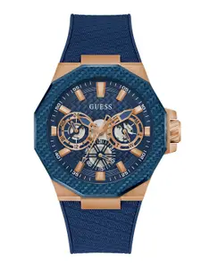 GUESS Men Dial & Textured Silicon Straps Analogue Watch GW0853G3