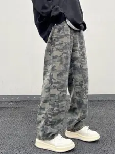 The Roadster Lifestyle Co Men Printed Relaxed Fit Mid-Rise Jeans