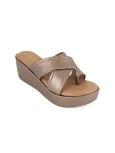 DressBerry Textured Stiletto Pumps with Laser Cuts