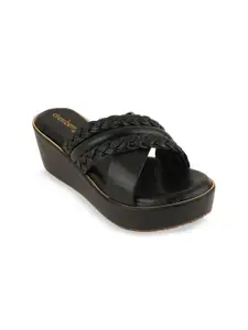 DressBerry Wedge Pumps with Tassels