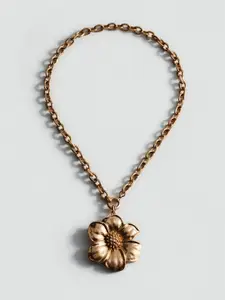 MANGO Floral-Shaped Pendant Necklace
