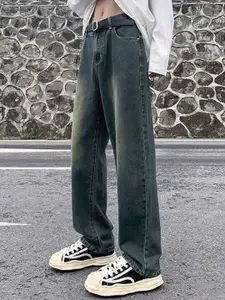 The Roadster Lifestyle Co. Men Relaxed Fit Mid-Rise Light Fade Cotton Jeans