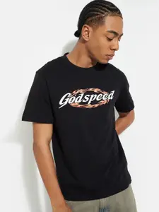 max Men Colourblocked Hooded Pockets T-shirt