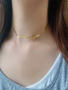 DressBerry Women Minimal Chain with Bow Design Pendant