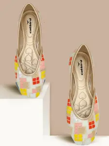 CATBIRD Women Ethnic  Embroidered  Mojaris Flats