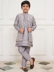 VASTRAMAY Boys Floral Embroidered Mandarin Collar Straight Kurta With Pyjama & Jacket