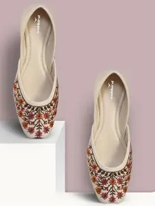 CATBIRD Women Ethnic Mojaris with Embroidered Flats