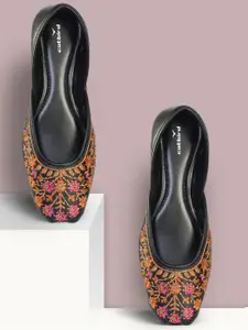 CATBIRD Women Ethnic Mojaris with Embroidered Flats