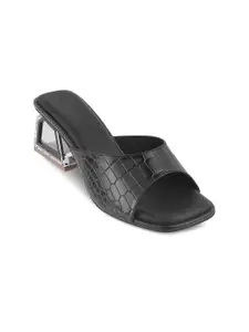 CRIMZON Women Textured Block Heel Sandals