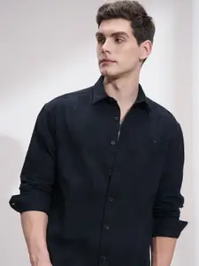 HIGHLANDER Men Opaque Checked Casual Shirt